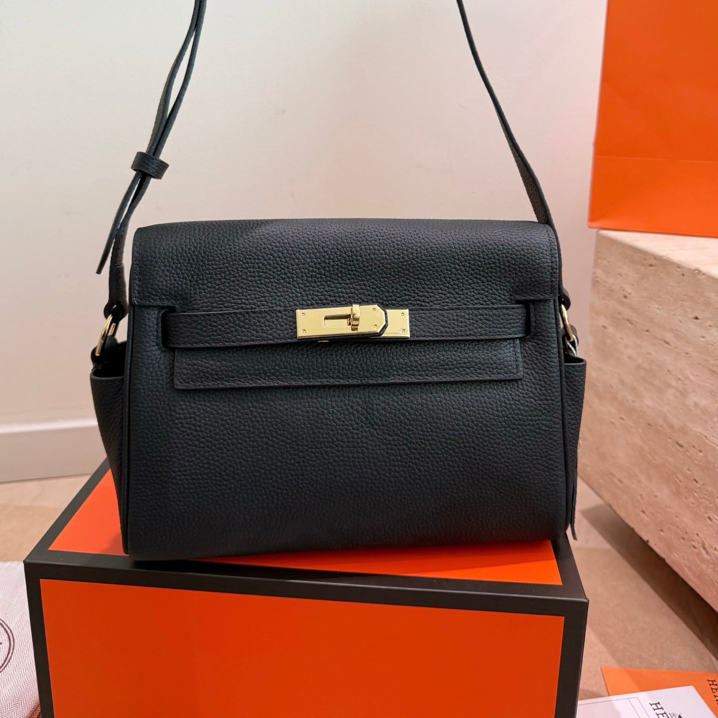 Cuero | Structured Crossbody Bag
