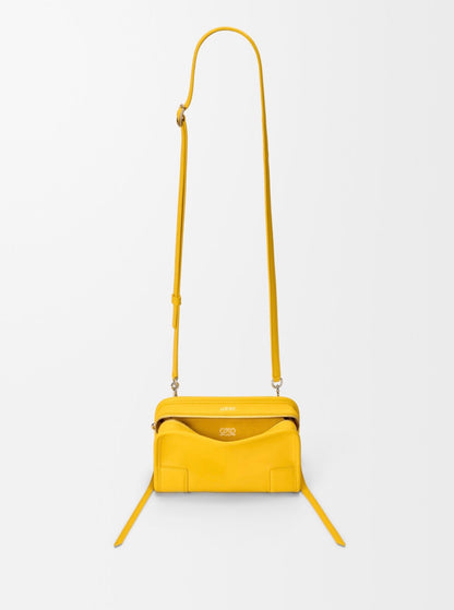 Cuero | Mini Amazona 180 bag in suede