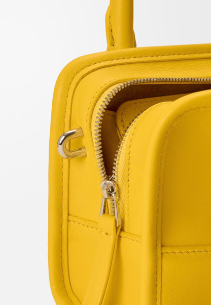 Cuero | Mini Amazona 180 bag in suede