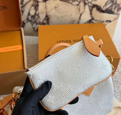 Cuero | Boston 25 Bag with Pouch