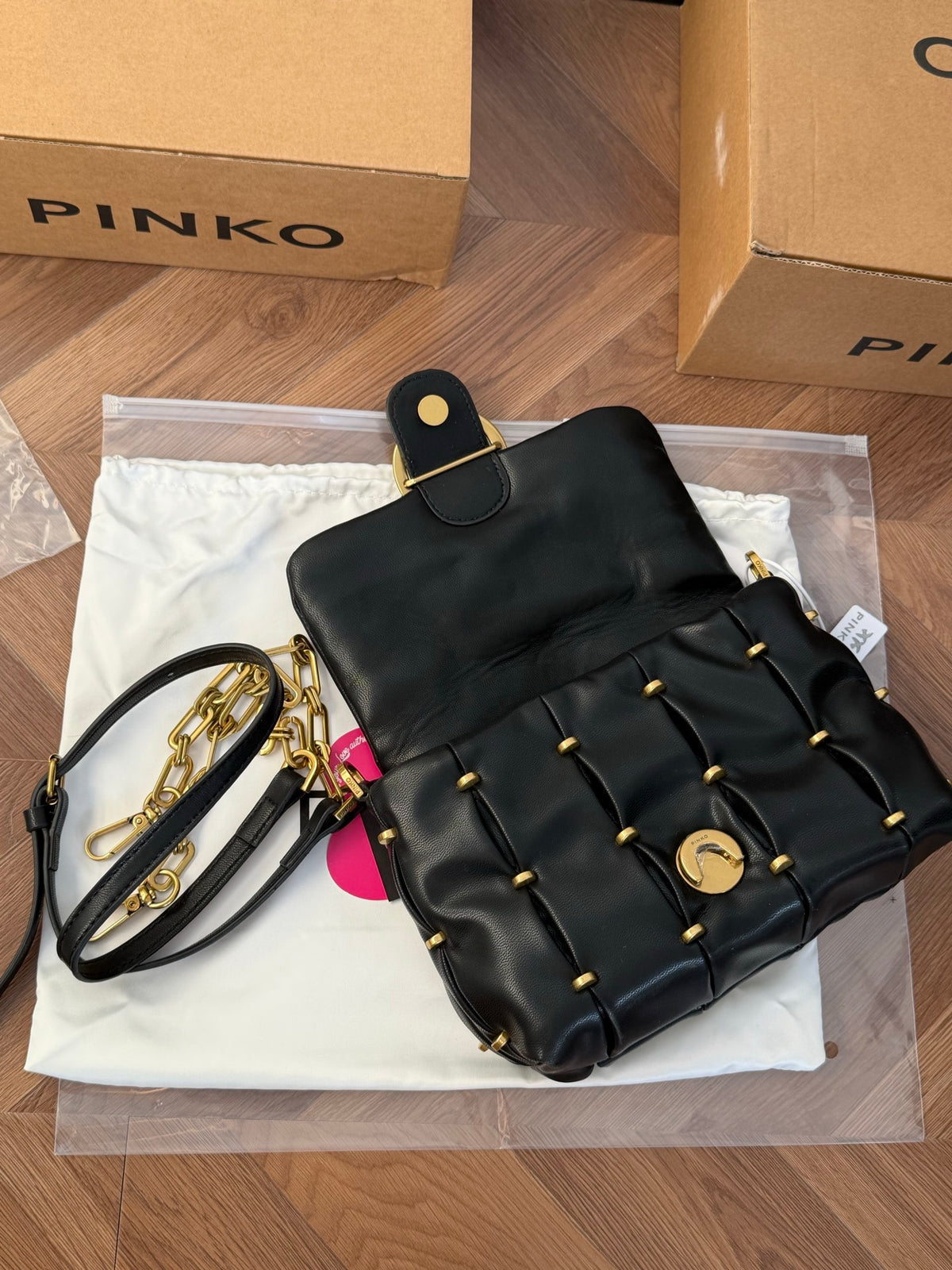 Cuero | Pleated Love Bird Flap Chain Crossbody Bag - Black