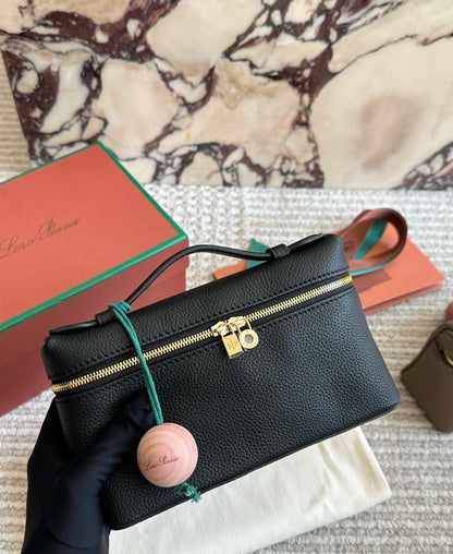 Cuero | Pebbled Top-Handle Pouch