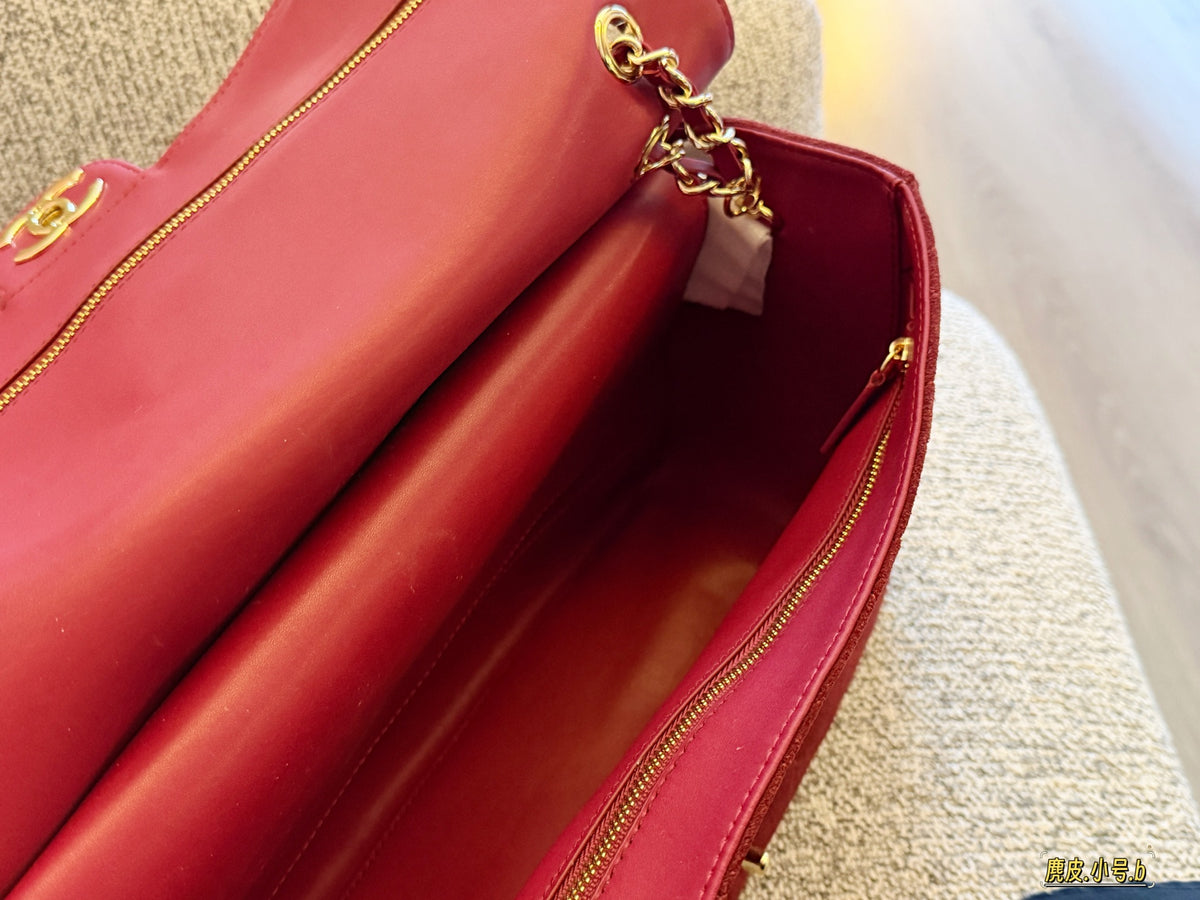Cuero | Diamond Quilted Flap Chain Shoulder Bag - Burgundy Suede