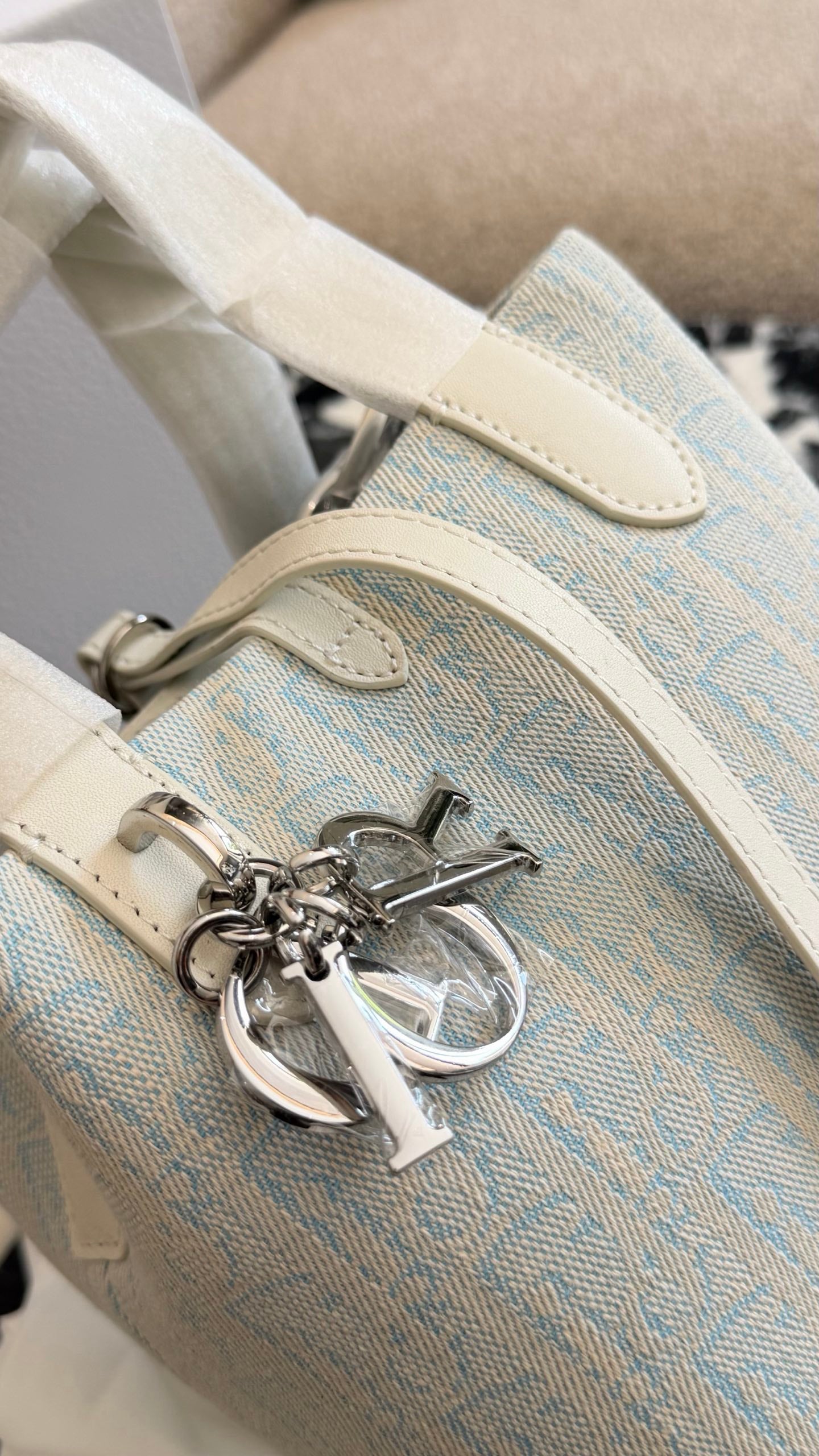Cuero | Mini Bucket Bag Light Blue