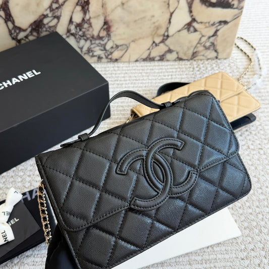 Cuero | Black Quilted Shoulder Bag