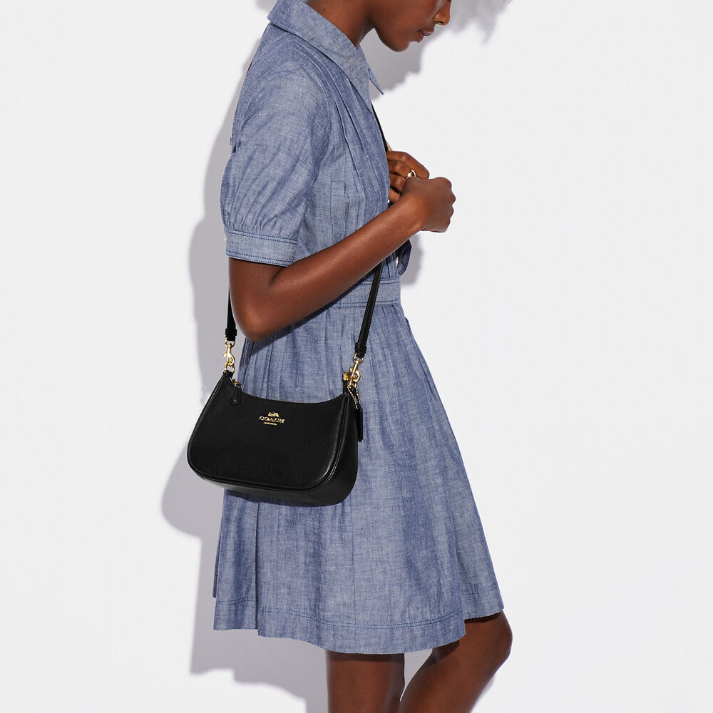 Cuero | Teri Shoulder Bag In Signature Canvas