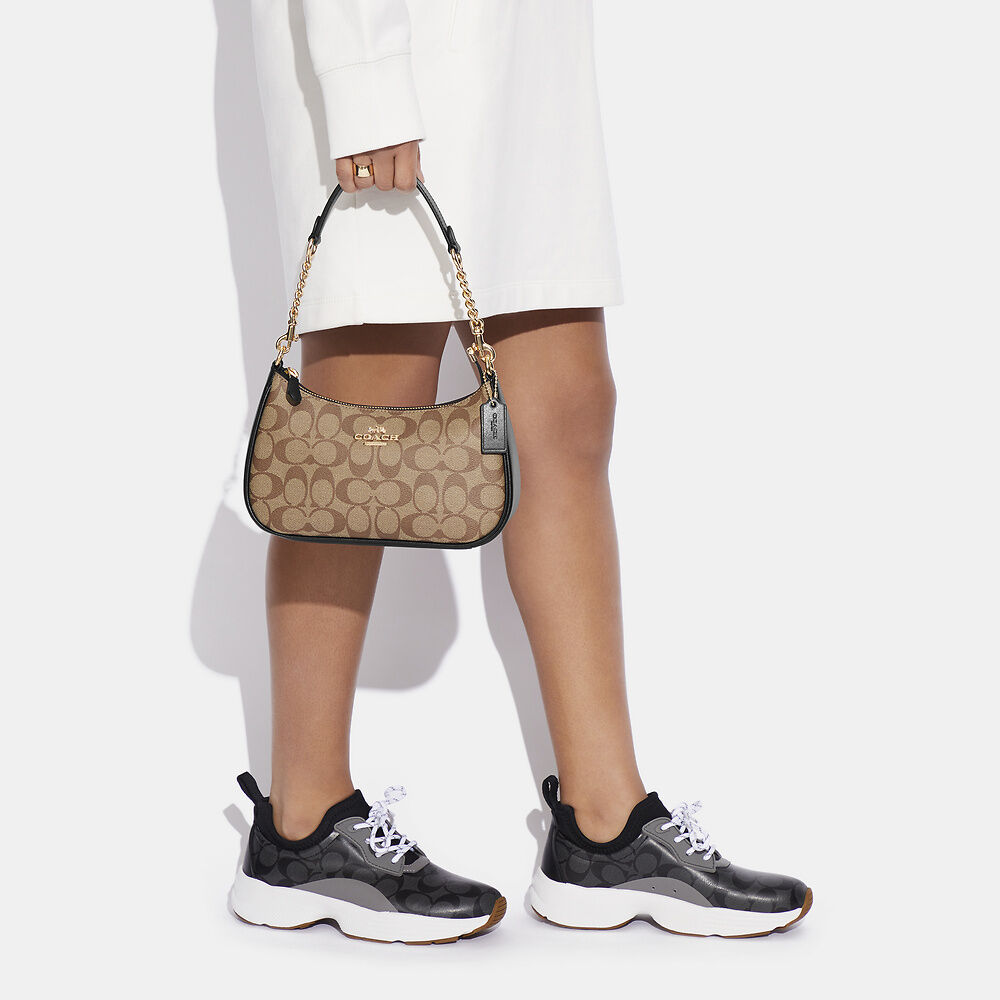 Cuero | Teri Shoulder Bag In Signature Canvas