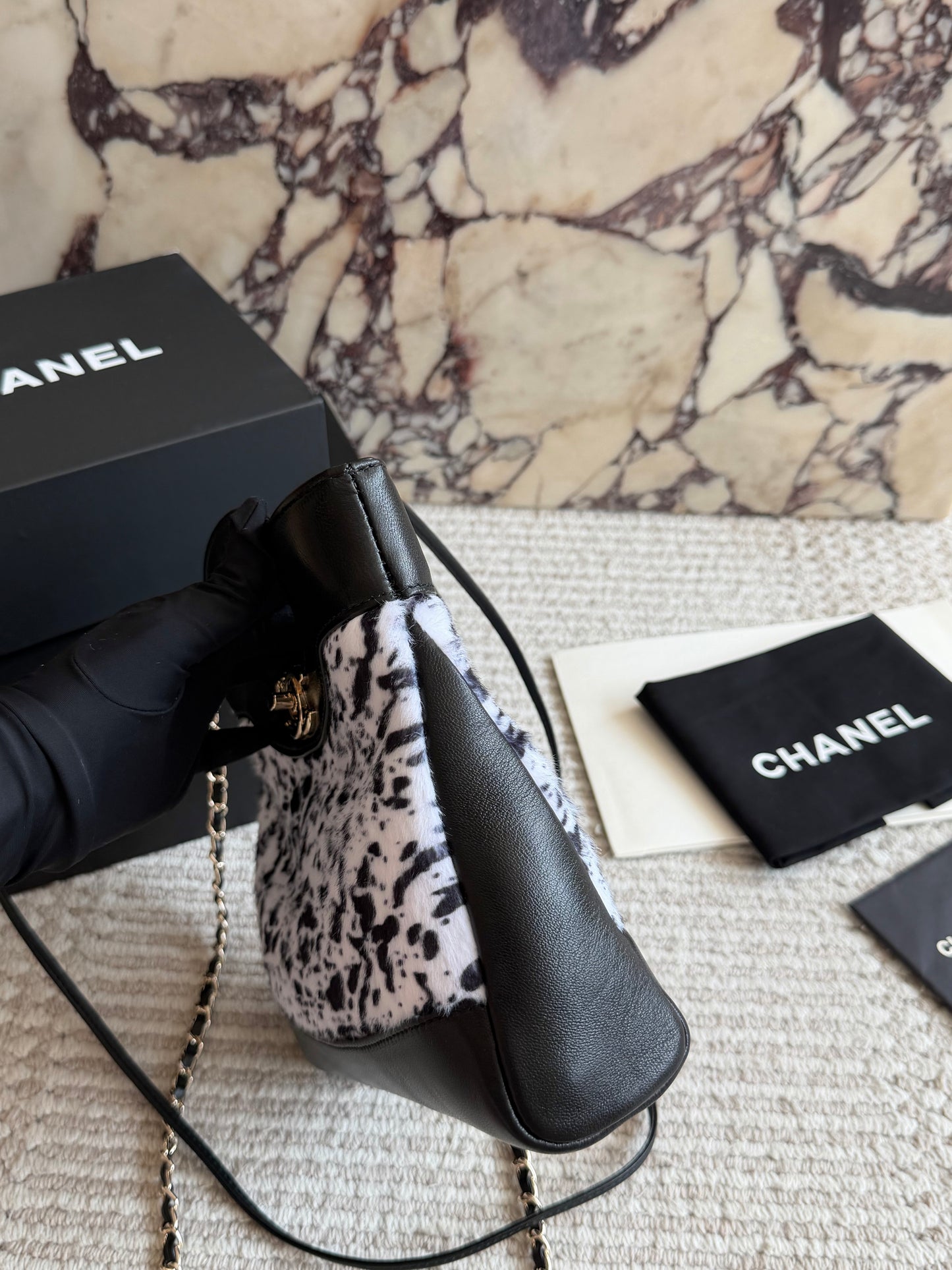Cuero | Printed Top-Handle Bag Black and White