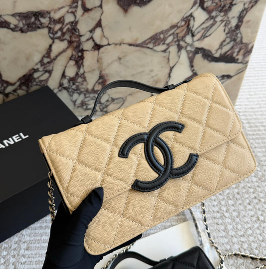 Cuero | Beige & Black Quilted Shoulder Bag