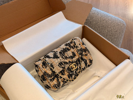 Cuero | Tweed Flap Shoulder Bag