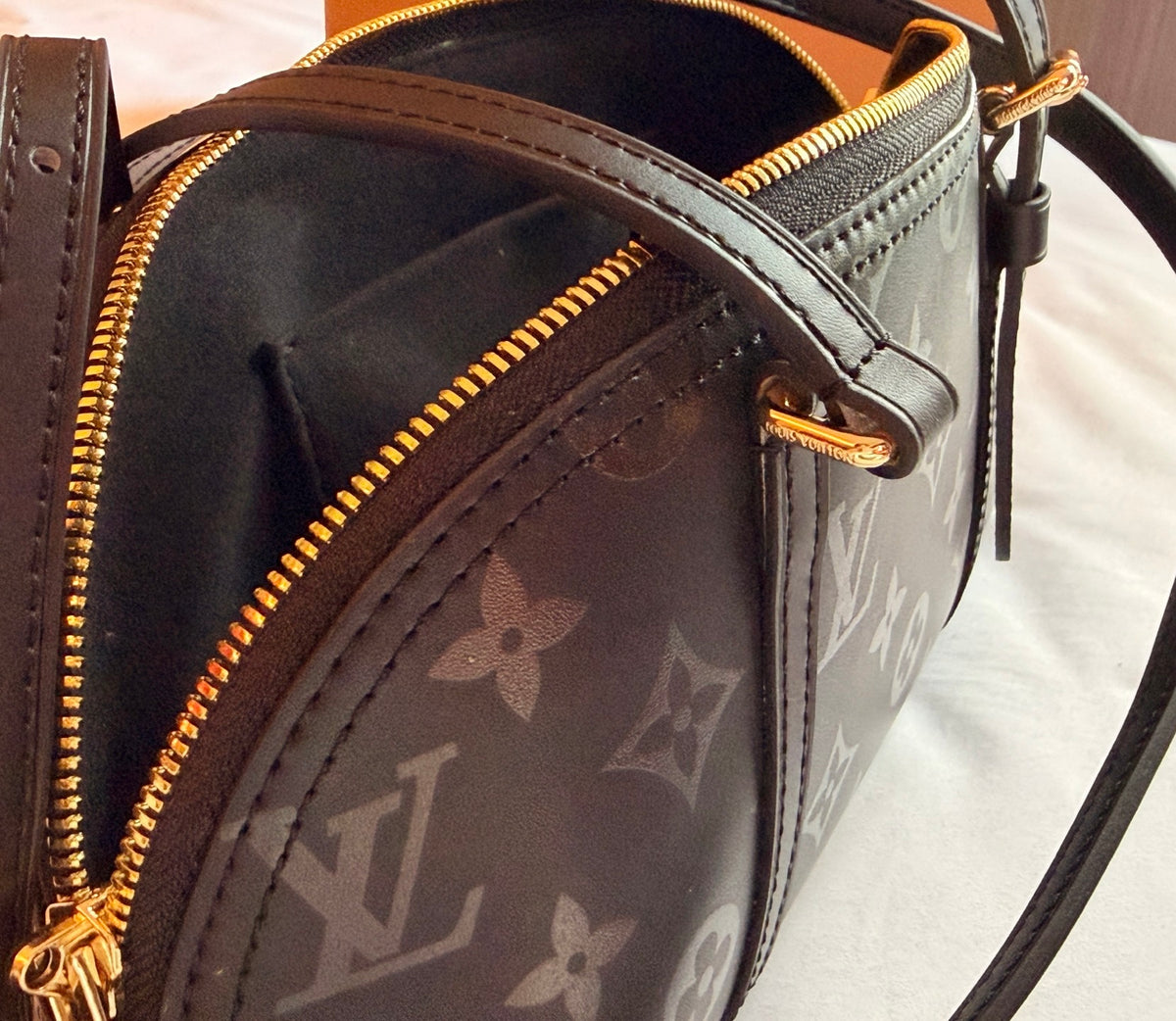 Cuero | Premium Dome Crossbody