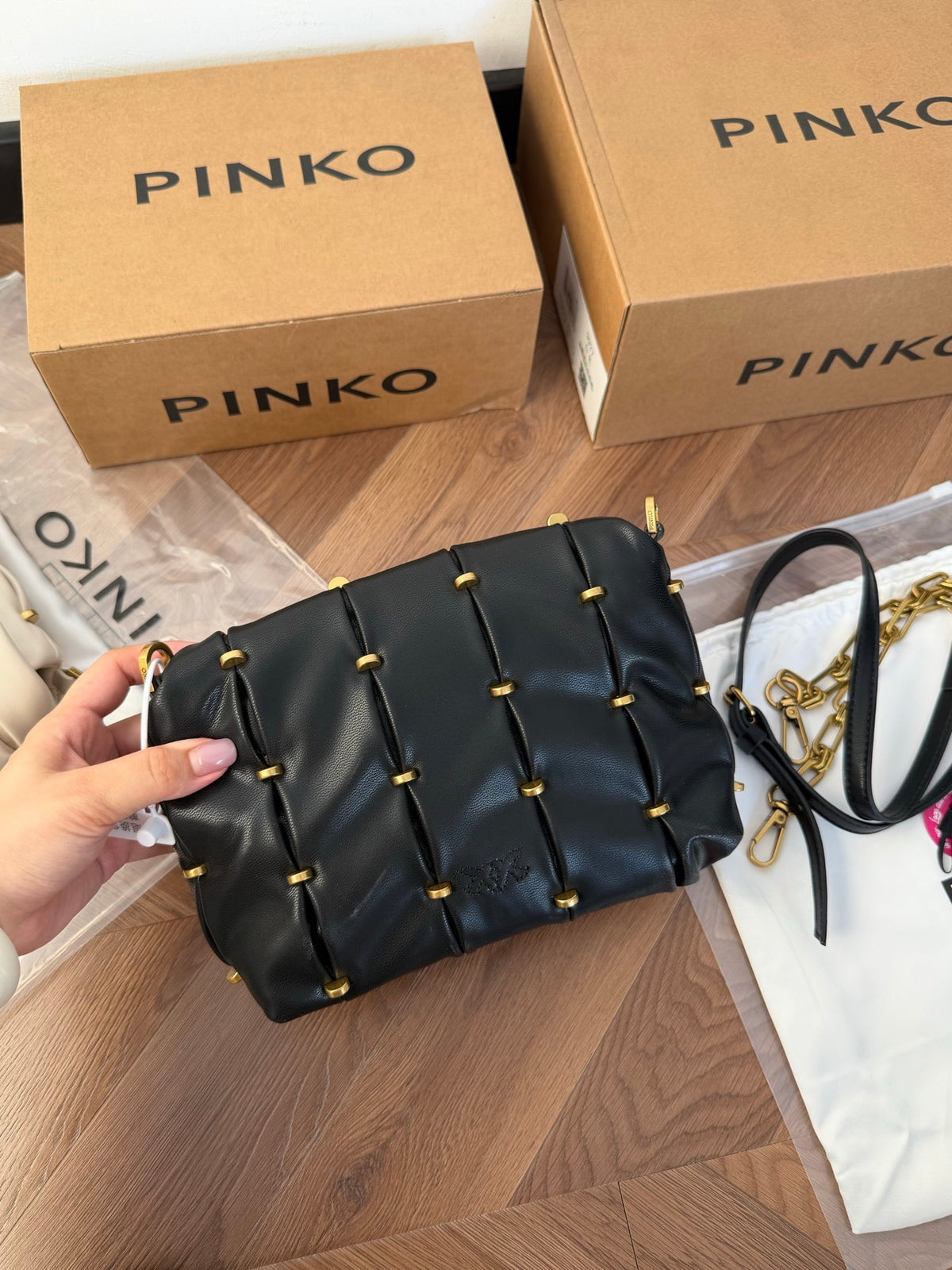 Cuero | Pleated Love Bird Flap Chain Crossbody Bag - Black