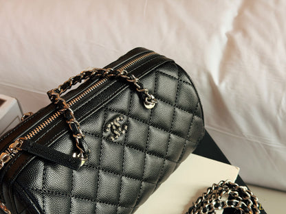 Cuero | Quilted Barrel Bag