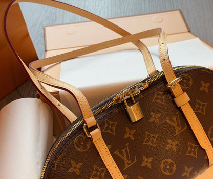 Cuero | Signature Ellipse Shoulder Bag - Classic Monogram