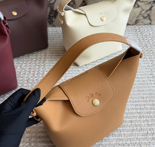 Cuero | Pebbled Leather Hobo Shoulder Bag