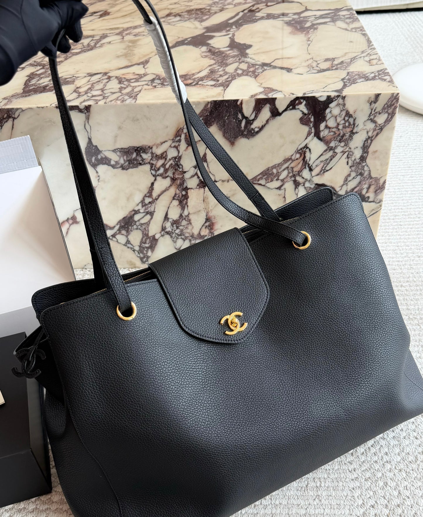 Cuero | Classic Grained Leather Tote