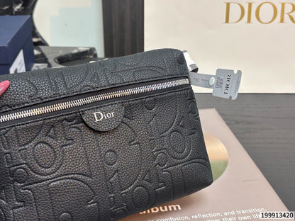 Cuero | Logo Embossed Crossbody Messenger Bag - Noir Black