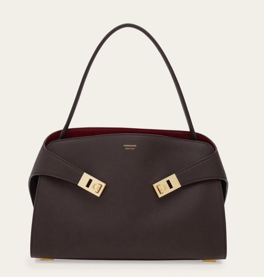 Cuero | Hug soft bicolor shoulder bag