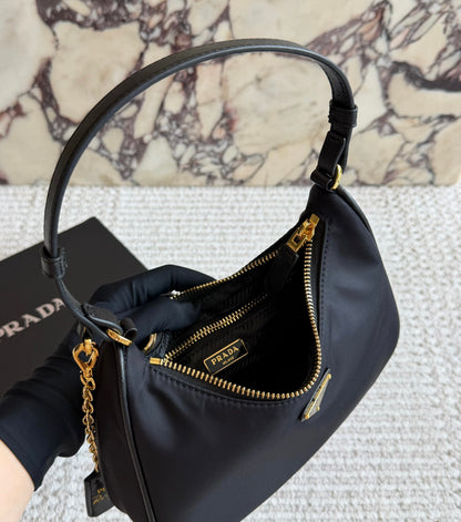 Cuero | Nylon Shoulder Bag