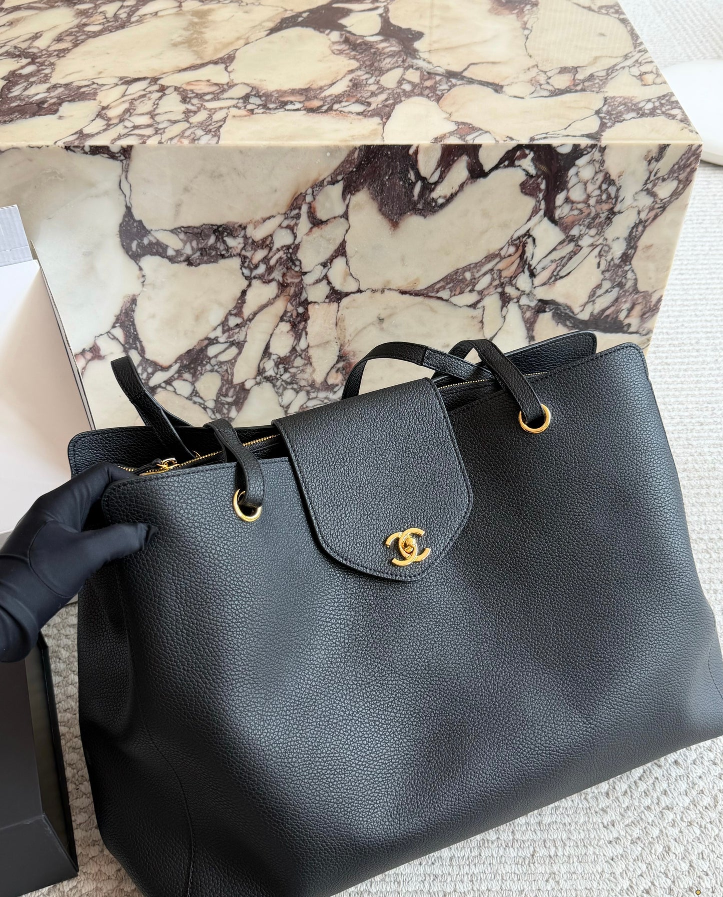 Cuero | Classic Grained Leather Tote