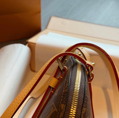 Cuero | Signature Ellipse Shoulder Bag - Classic Monogram