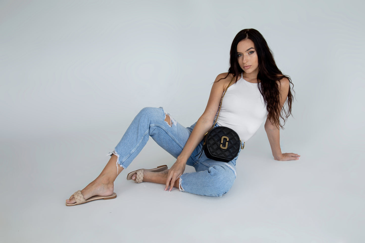 Cuero | The Status round crossbody bag
