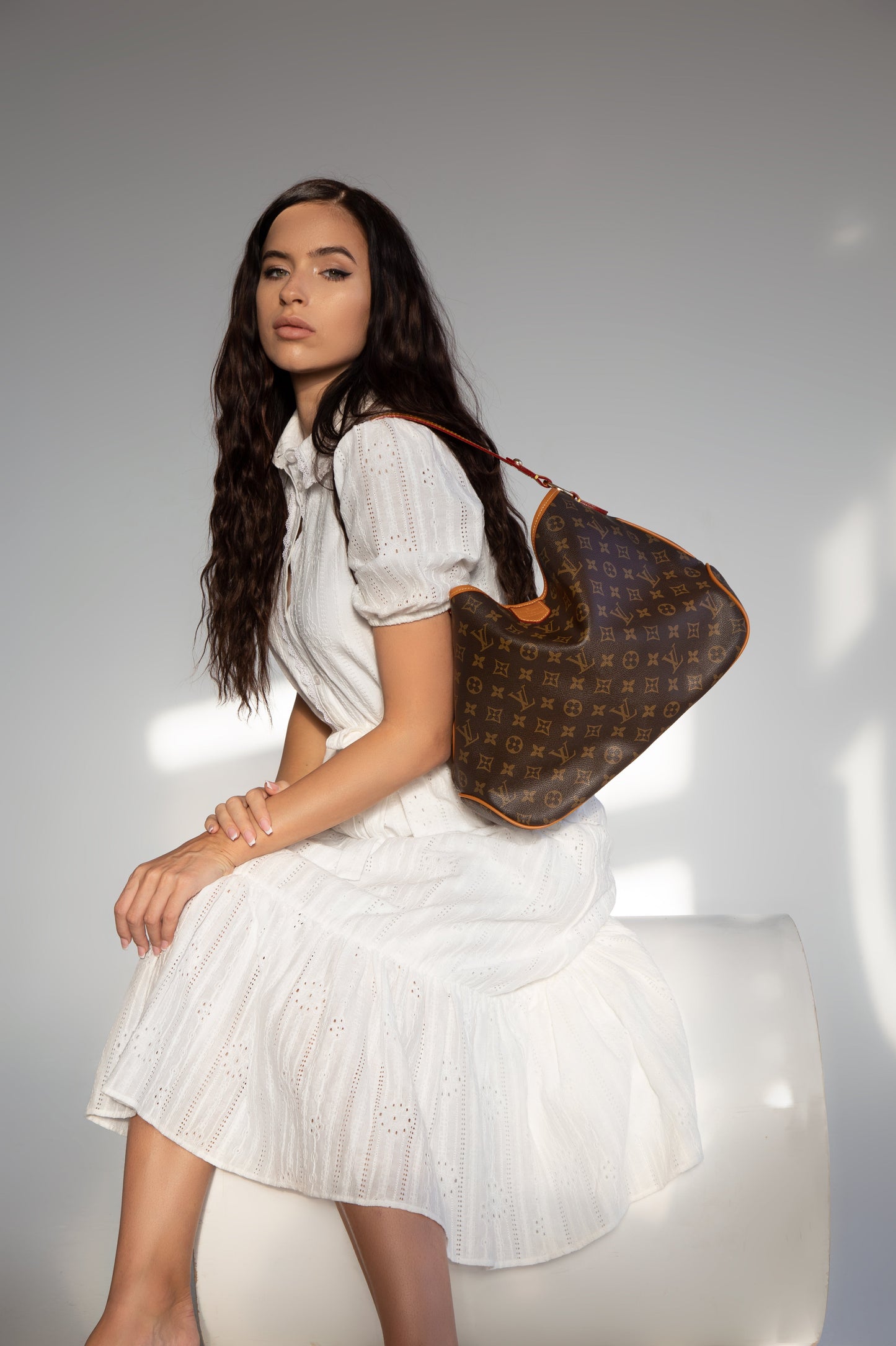 Cuero | 𝐁𝐫𝐨𝐰𝐧 𝐌𝐨𝐧𝐨𝐠𝐫𝐚𝐦 𝐃𝐞𝐥𝐢𝐠𝐡𝐭𝐟𝐮𝐥 𝐏𝐌