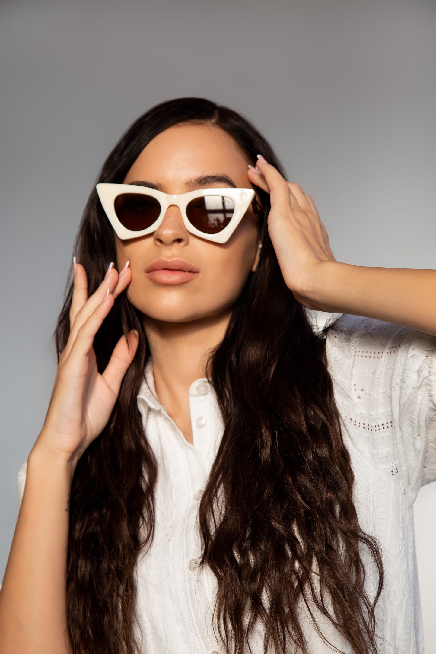 Cuero | Women White Sunglasses