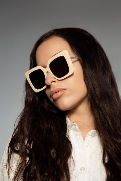Cuero | 𝐖𝐨𝐦𝐞𝐧 𝐒𝐮𝐧𝐠𝐥𝐚𝐬𝐬𝐞𝐬