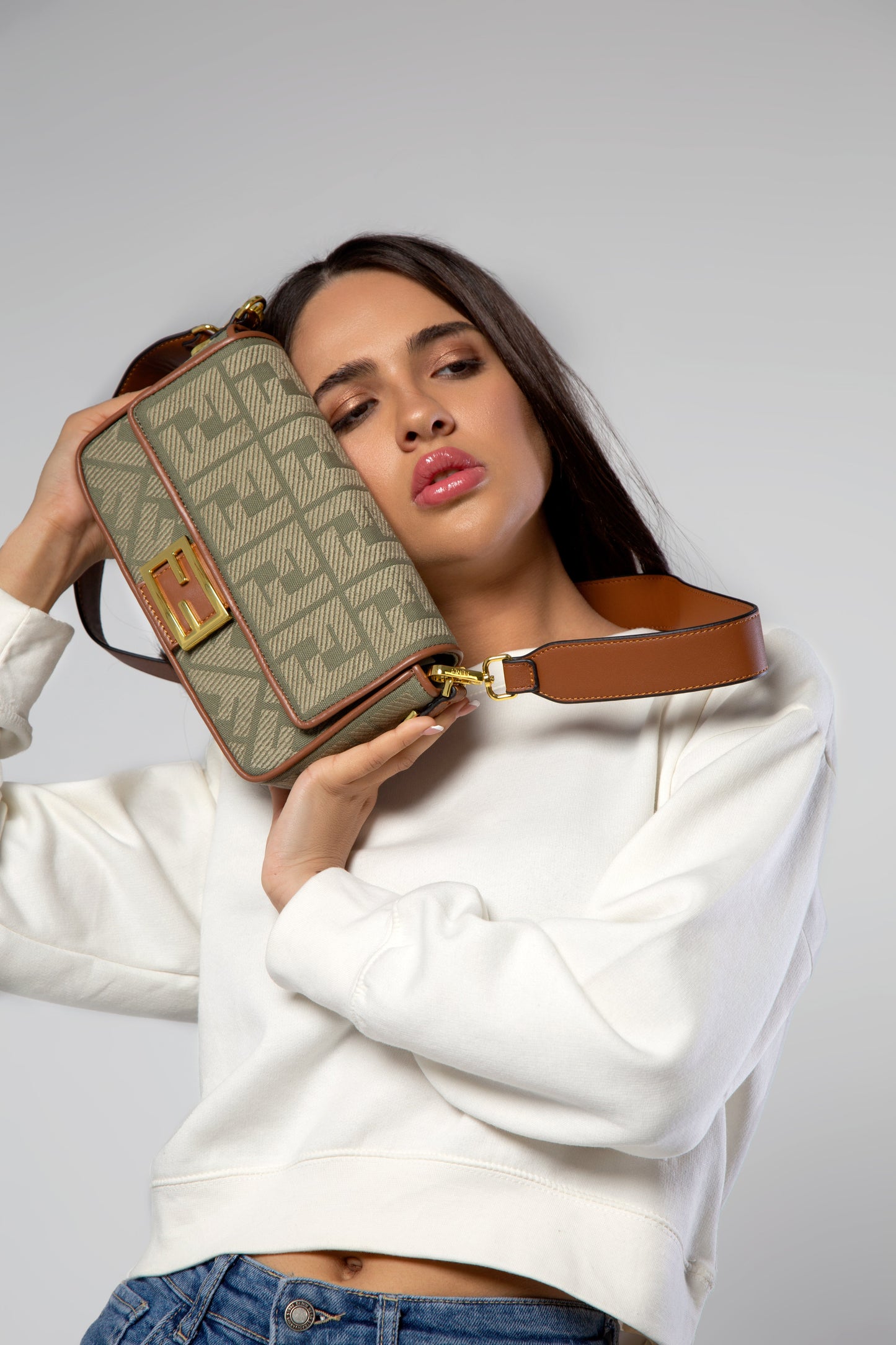 Cuero | 𝐁𝐚𝐠𝐮𝐞𝐭𝐭𝐞 𝐆𝐫𝐞𝐞𝐧 𝐂𝐚𝐧𝐯𝐚𝐬 𝐁𝐚𝐠