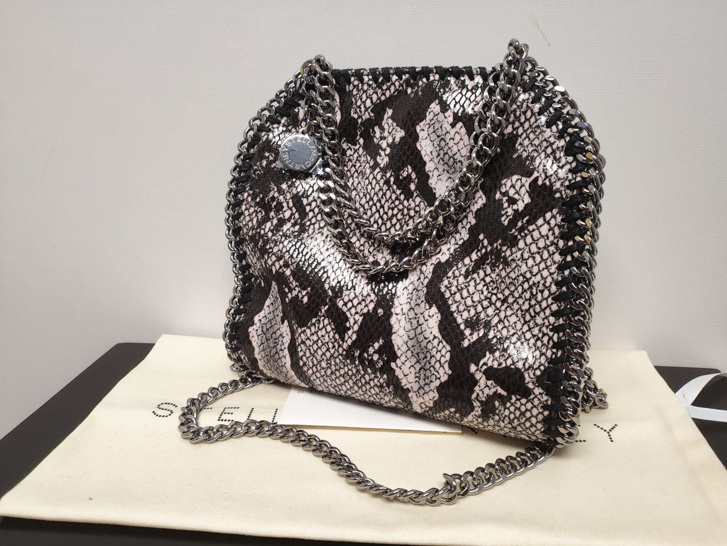 Cuero | Falabella Tote in Metallic Eco Leather