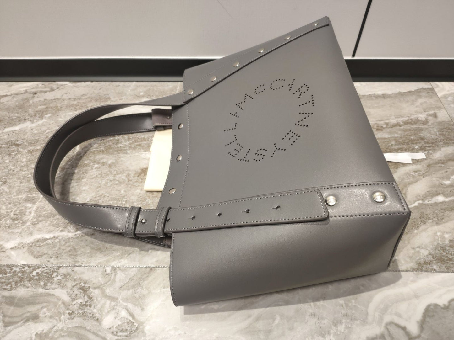 Cuero | Studs Large Tote Bag
