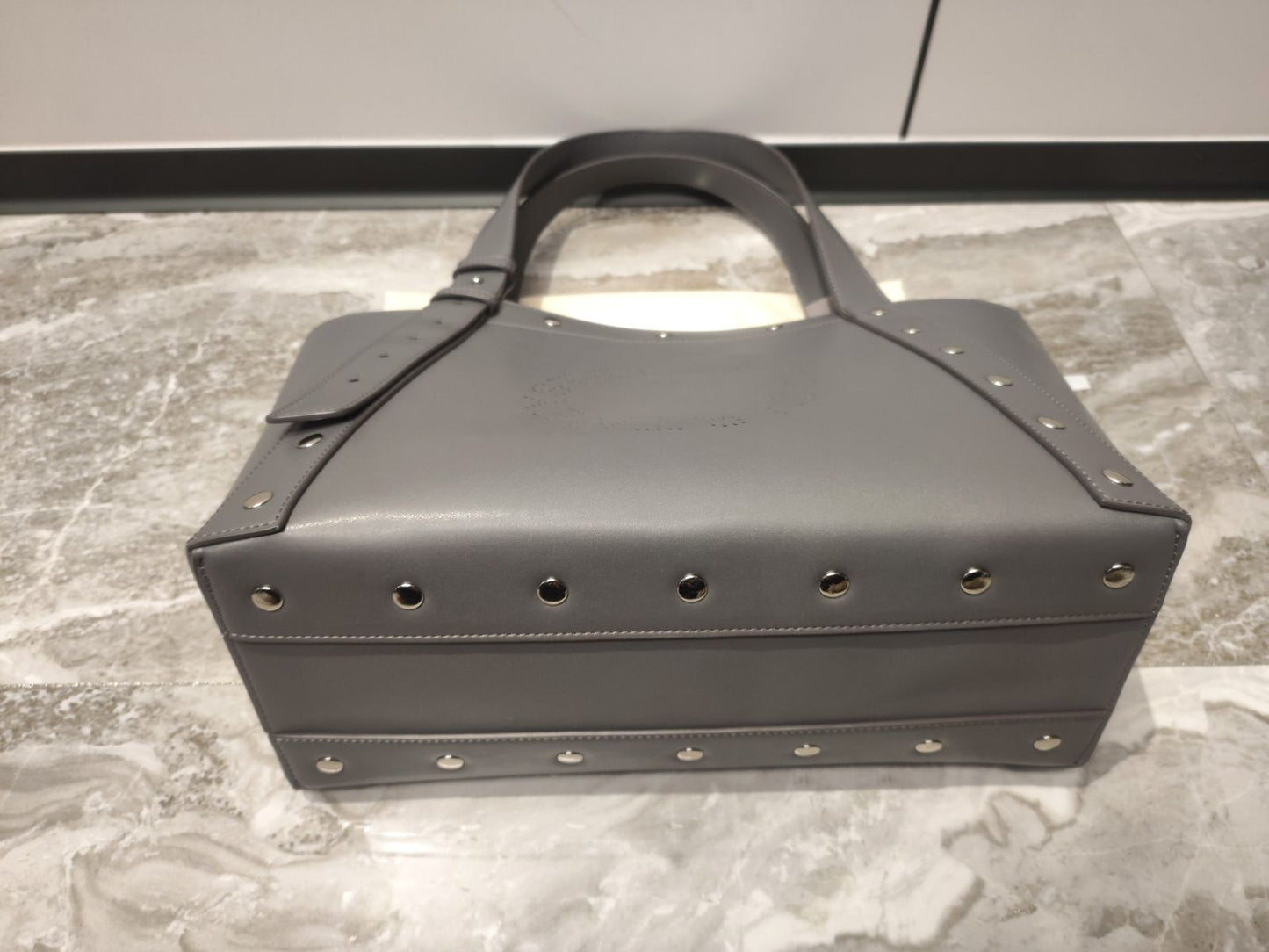 Cuero | Studs Large Tote Bag