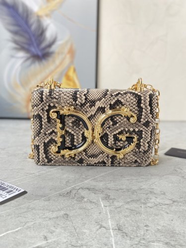 Cuero | Girl's Snake-Embossed Chain Crossbody Bag
