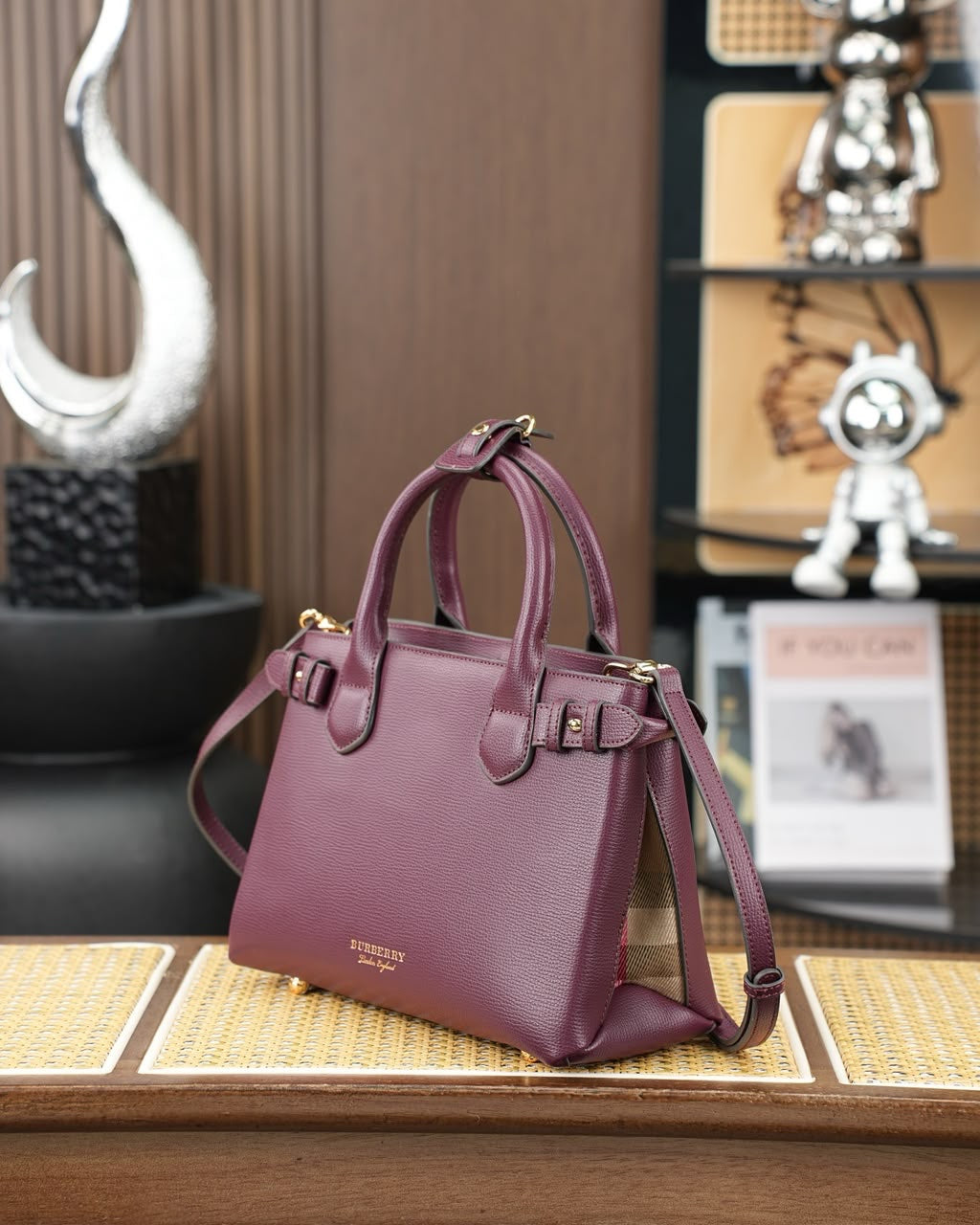 Burberry Banner Tote – Grain Leather with Check Lining
