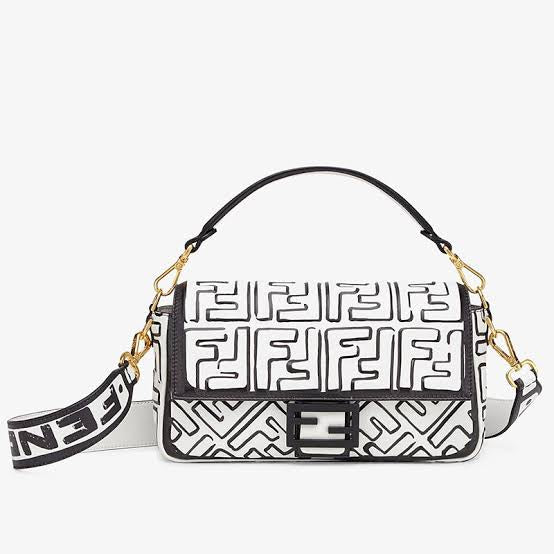 Cuero | BAGUETTE CONTINENTAL CROSSBODY BAG