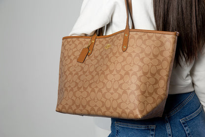 Cuero | Reversible City Tote Handbag In Camel