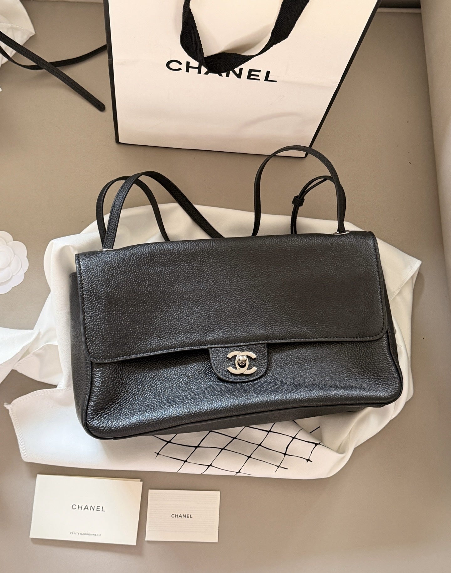 Chanel Flap Shoulder Bag – Black caviar leather classic