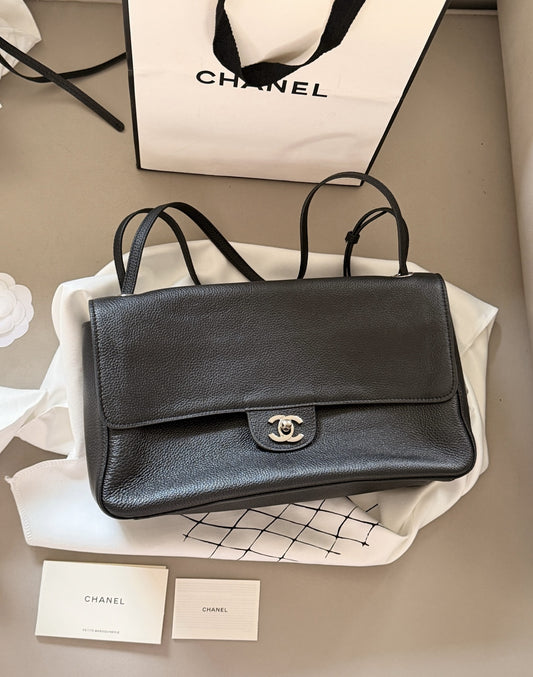 Chanel Flap Shoulder Bag – Black caviar leather classic