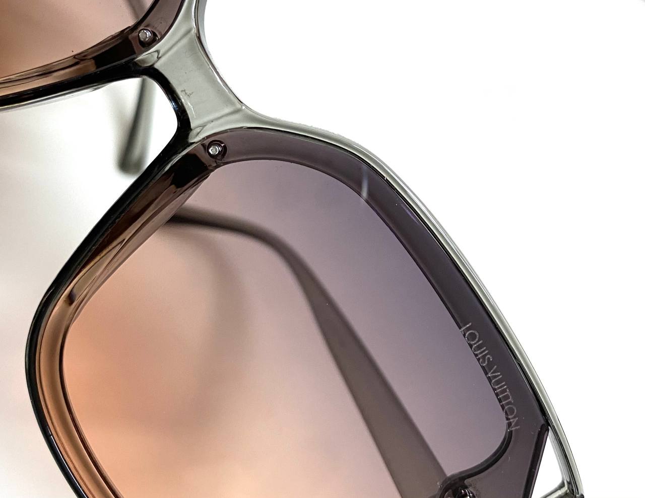 Cuero | 𝐋 𝐖𝐨𝐦𝐞𝐧 𝐒𝐮𝐧𝐠𝐥𝐚𝐬𝐬𝐞𝐬