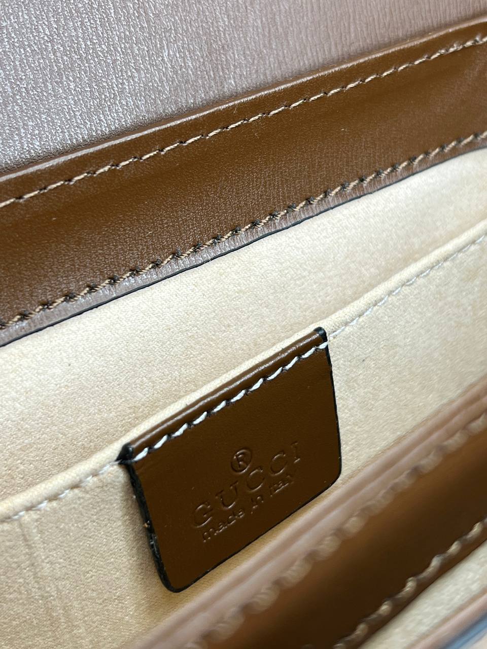Cuero | 𝐇𝐨𝐫𝐬𝐞𝐛𝐢𝐭 𝟏𝟗𝟓𝟓 𝐁𝐚𝐠