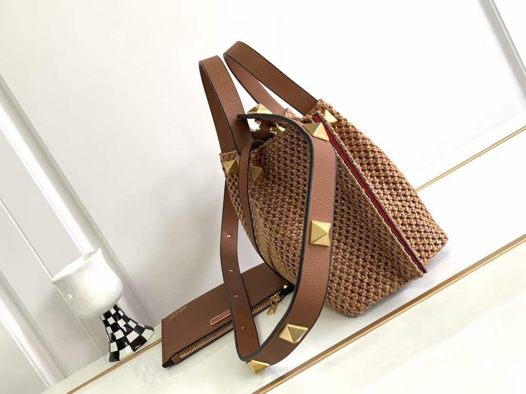 Cuero | Women's Roman Stud Raffia Bag
