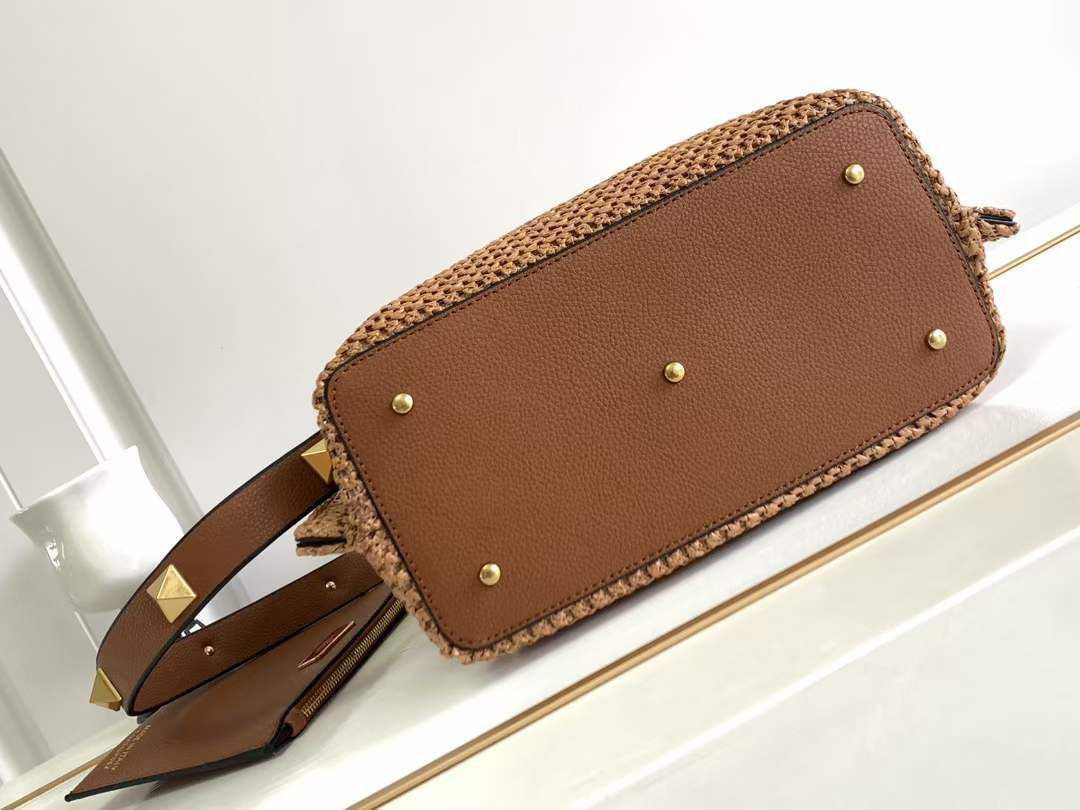 Cuero | Women's Roman Stud Raffia Bag