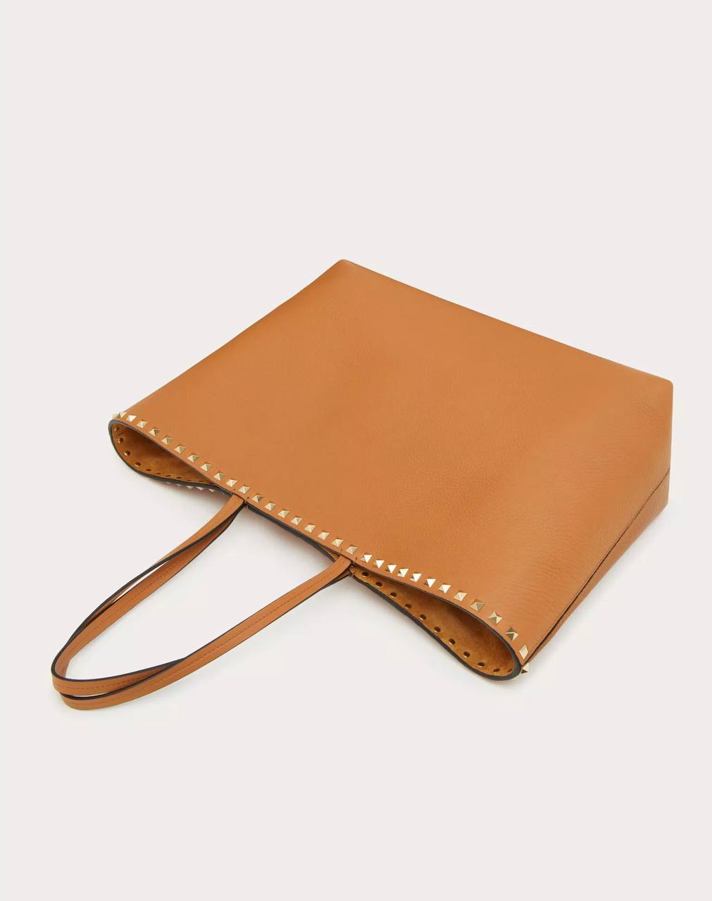 Cuero | Garavani Rockstud tote bag in grainy calfskin leather