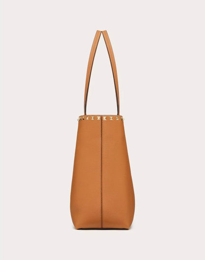 Cuero | Garavani Rockstud tote bag in grainy calfskin leather
