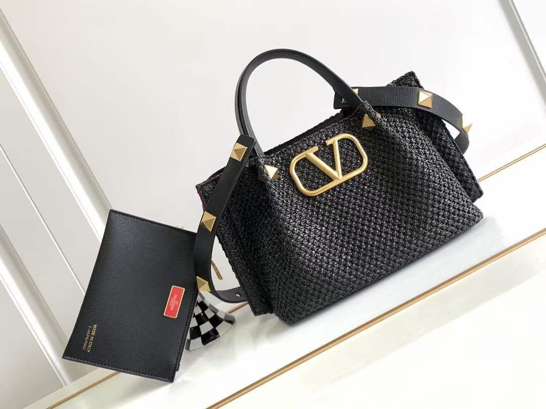 Cuero | Women's Roman Stud Raffia Bag