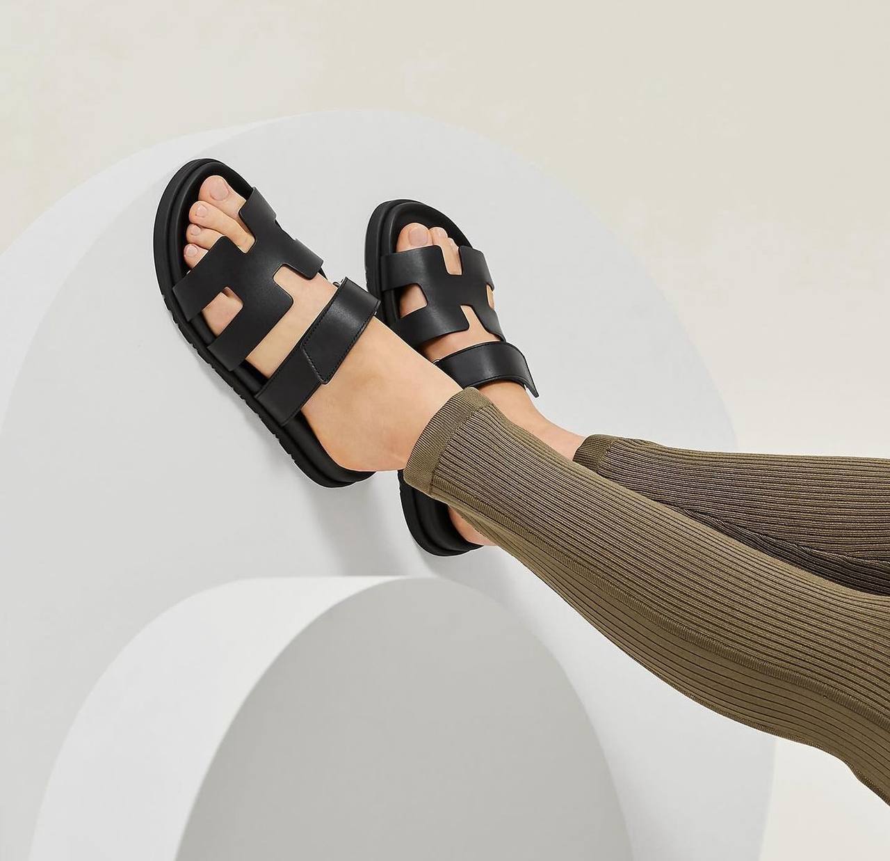 Cuero | Chypre Black Sandals Slides