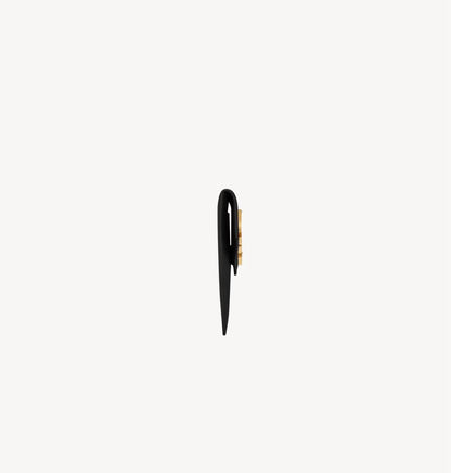 Cuero | UPTOWN POUCH IN GRAIN DE POUDRE LEATHER BLACK