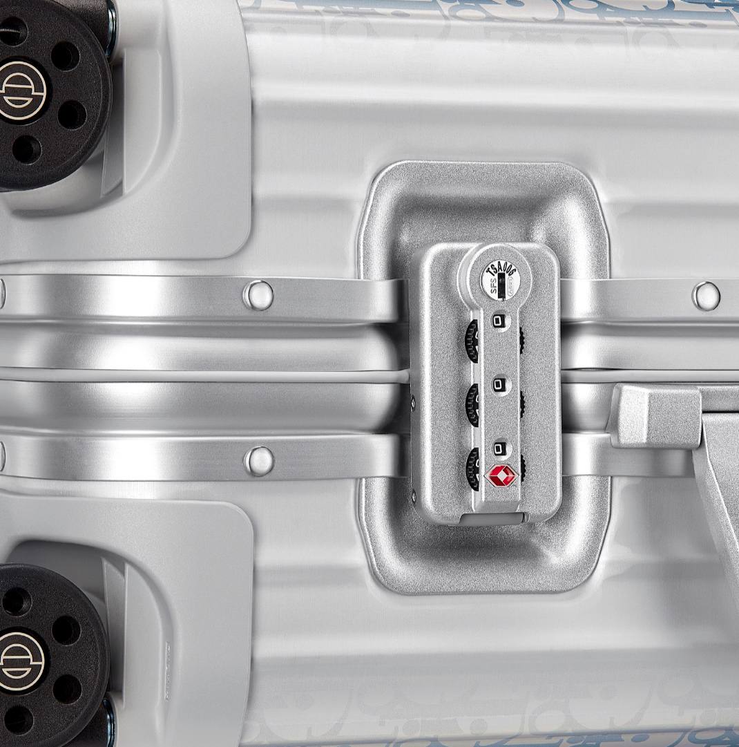 Cuero | AND RIMOWA Carry-On Luggage