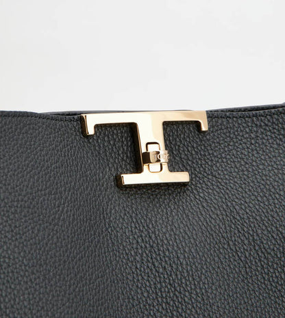 Cuero | Tod’s T Timeless Shoulder Bag in Leather Medium